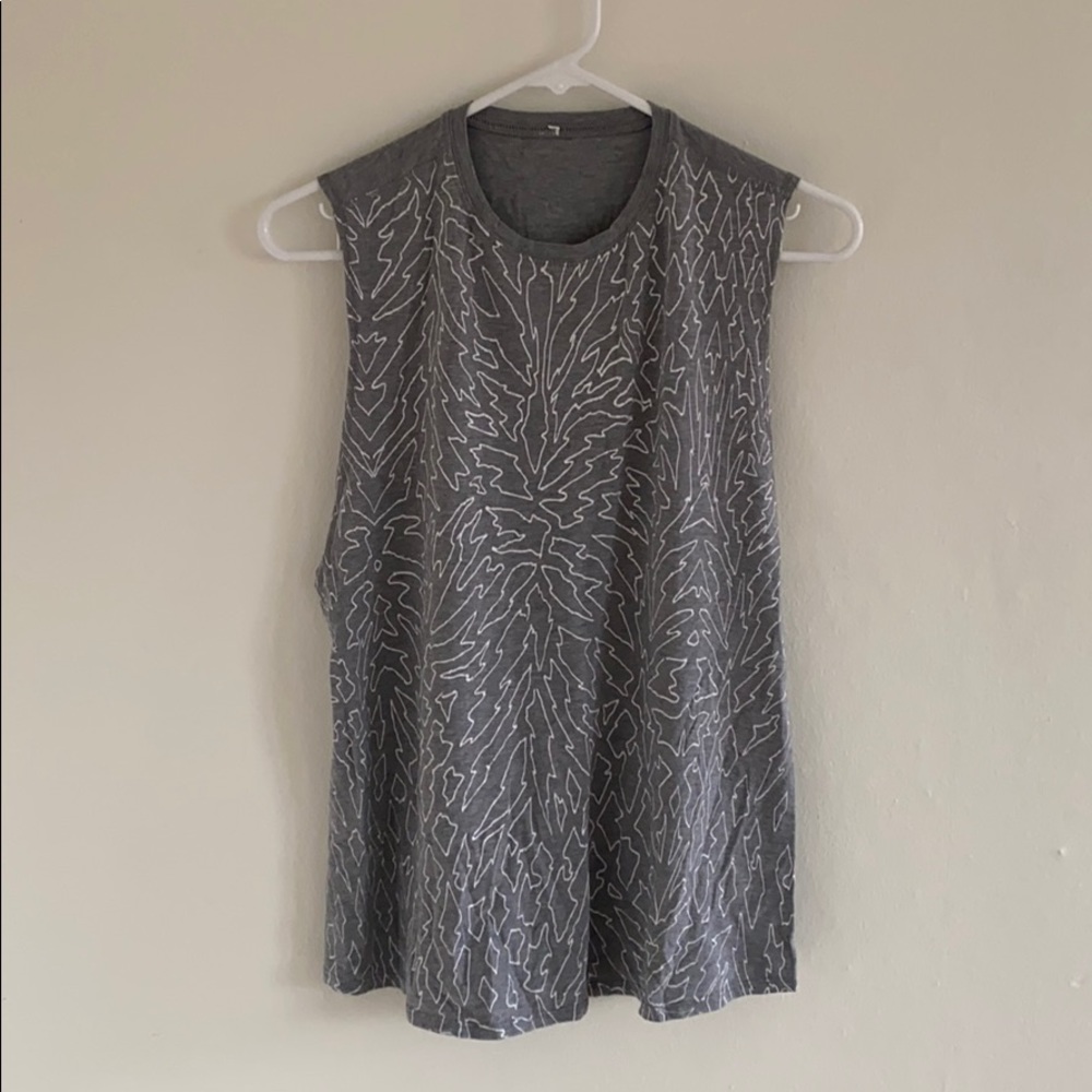 Rare Lululemon lightening bolt muscle tee size 6